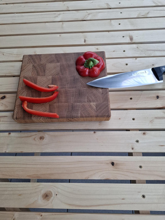 Handgefertigtes Stirnholz-Schneidebrett aus Eiche | 23,4 × 20,4 × 3 cm