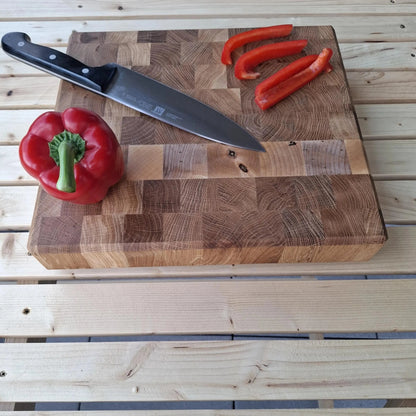Handgefertigtes Stirnholz-Schneidebrett aus Eiche – 32,5 cm