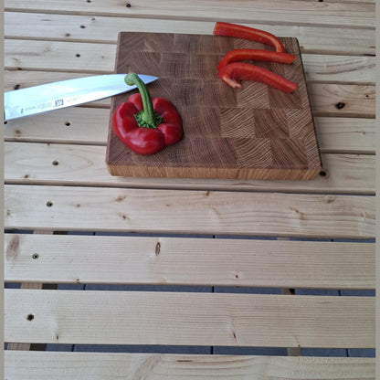 Handgefertigtes Stirnholz-Schneidebrett aus Eiche – 23,4 cm
