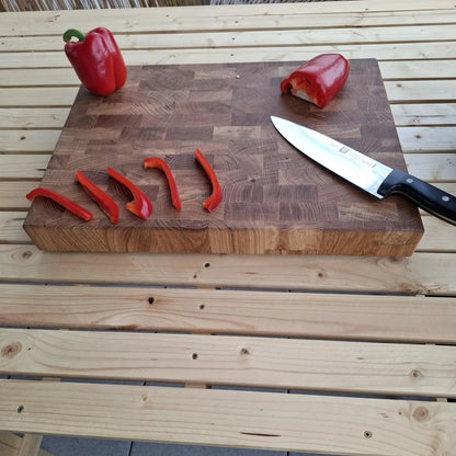 Handgefertigtes Stirnholz-Schneidebrett aus Eiche – 45,4 cm