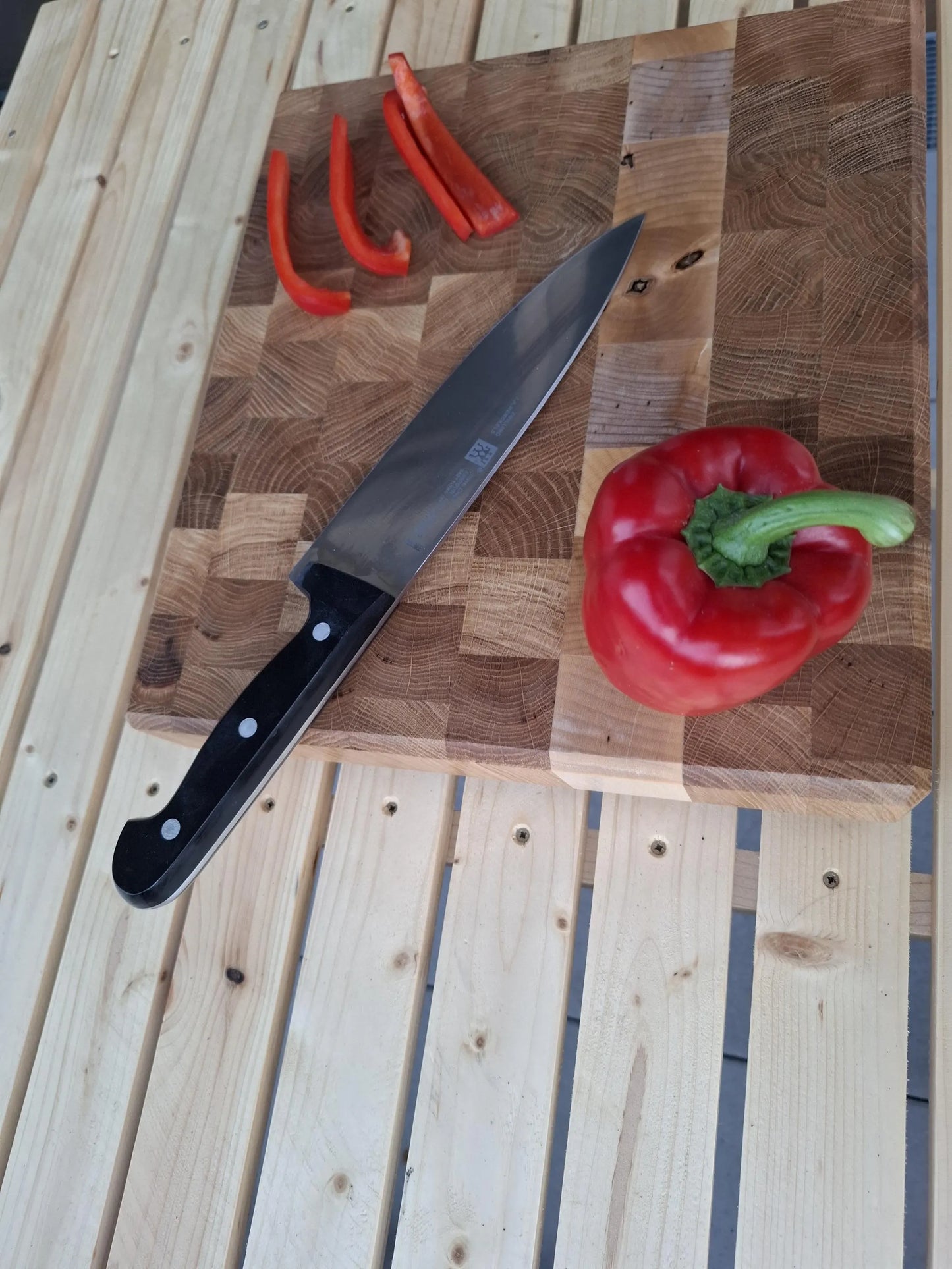 Handgefertigtes Stirnholz-Schneidebrett aus Eiche & Ahorn | 32,5 × 29,2 × 5 cm